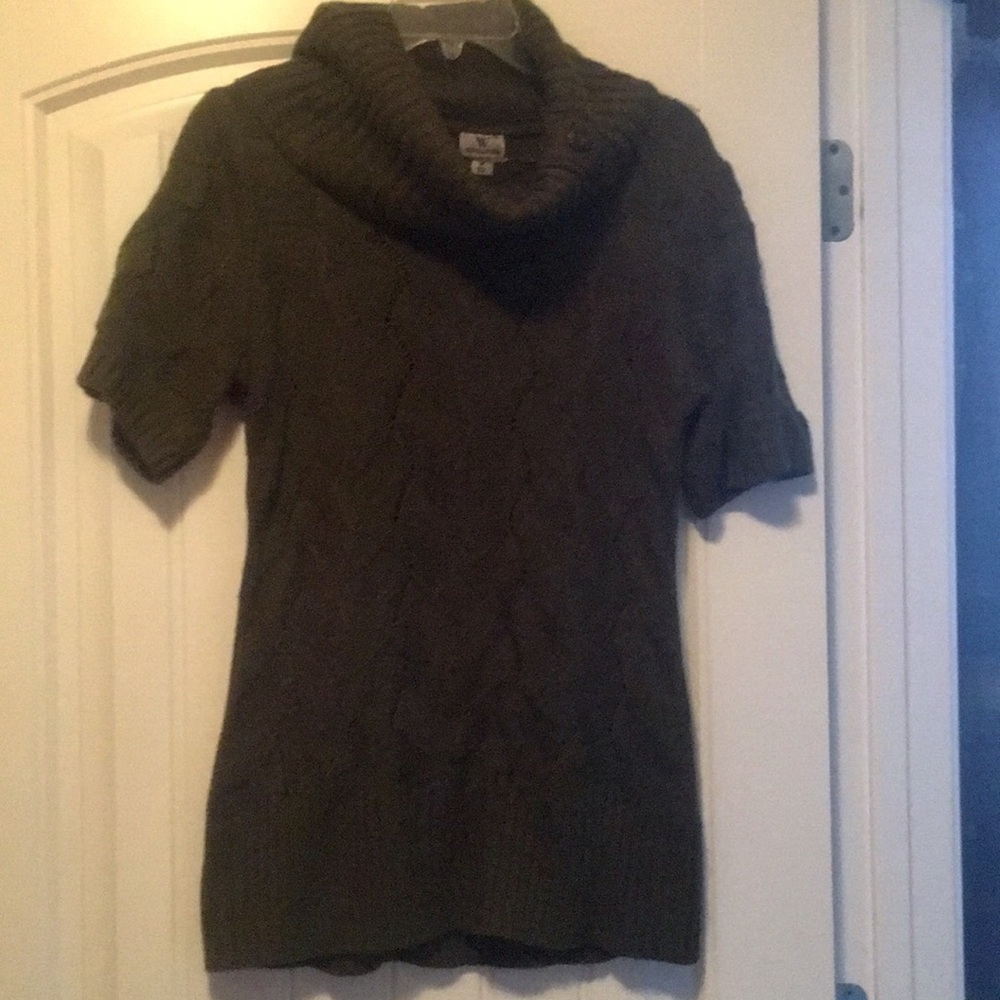 Super cute, green woven sweater